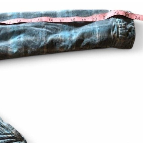 Soho Threads Women's Sherpa-Lined Hooded Plaid Jacket in Size Medium (M). - Picture 9 of 11